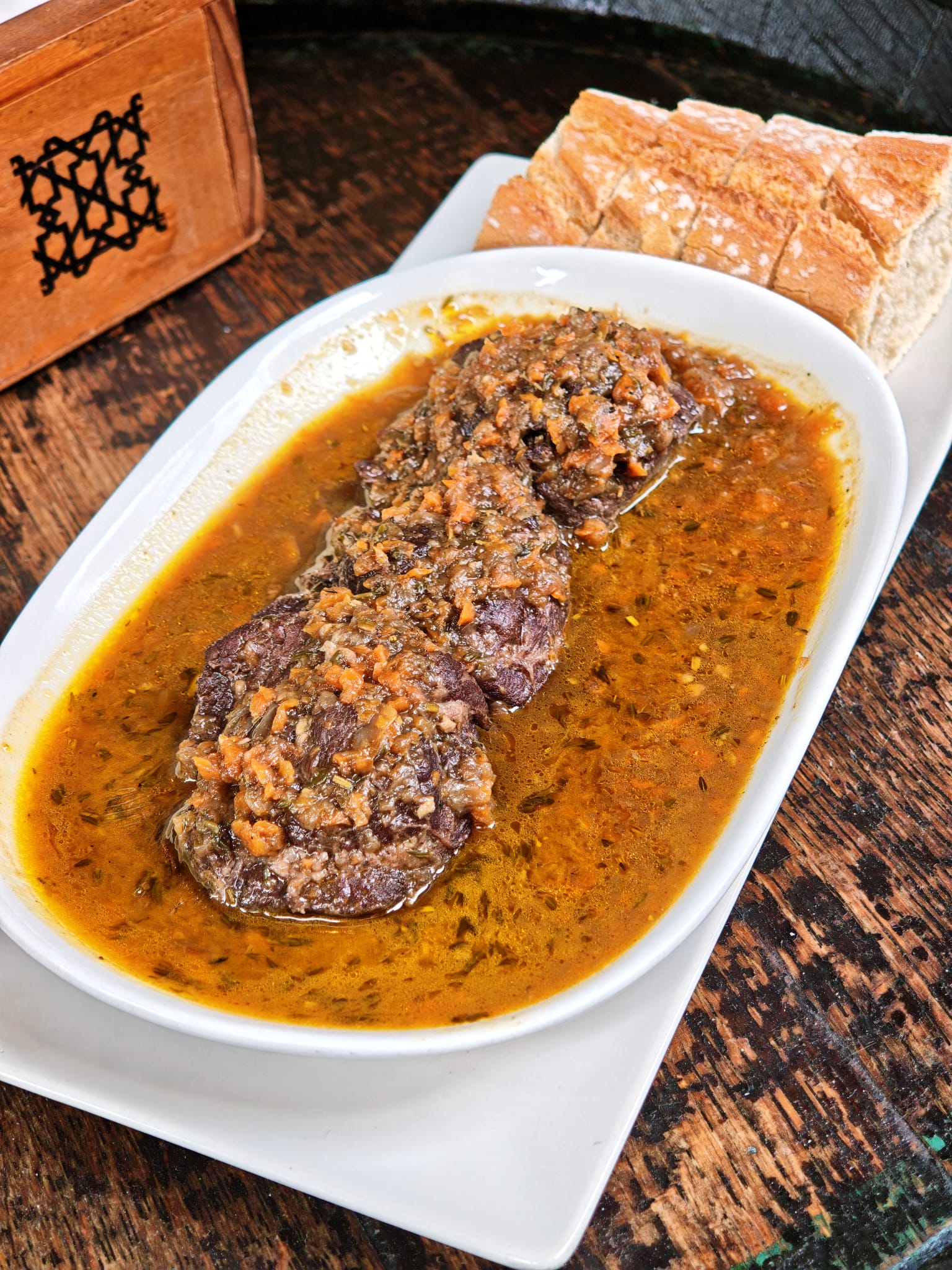 Galtes de Porc al Vi Negre